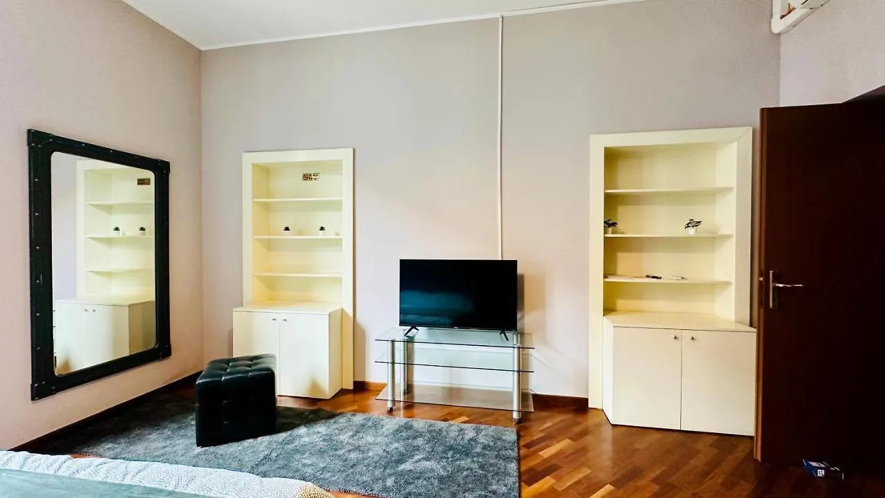 Sweet Apartment Navigli Milano S2 0*,  Italia