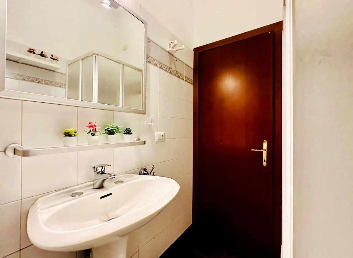 Sweet Apartment Navigli Milano S2 0*,  Italia